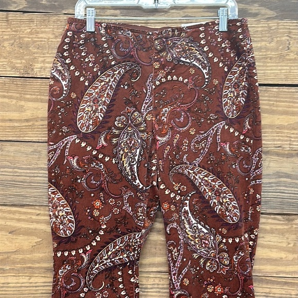 Women’s Hi-rise Pants - Picture 5 of 10